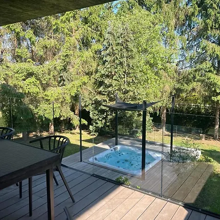 Chez Arthur * マルシュ・アン・ファメンヌ